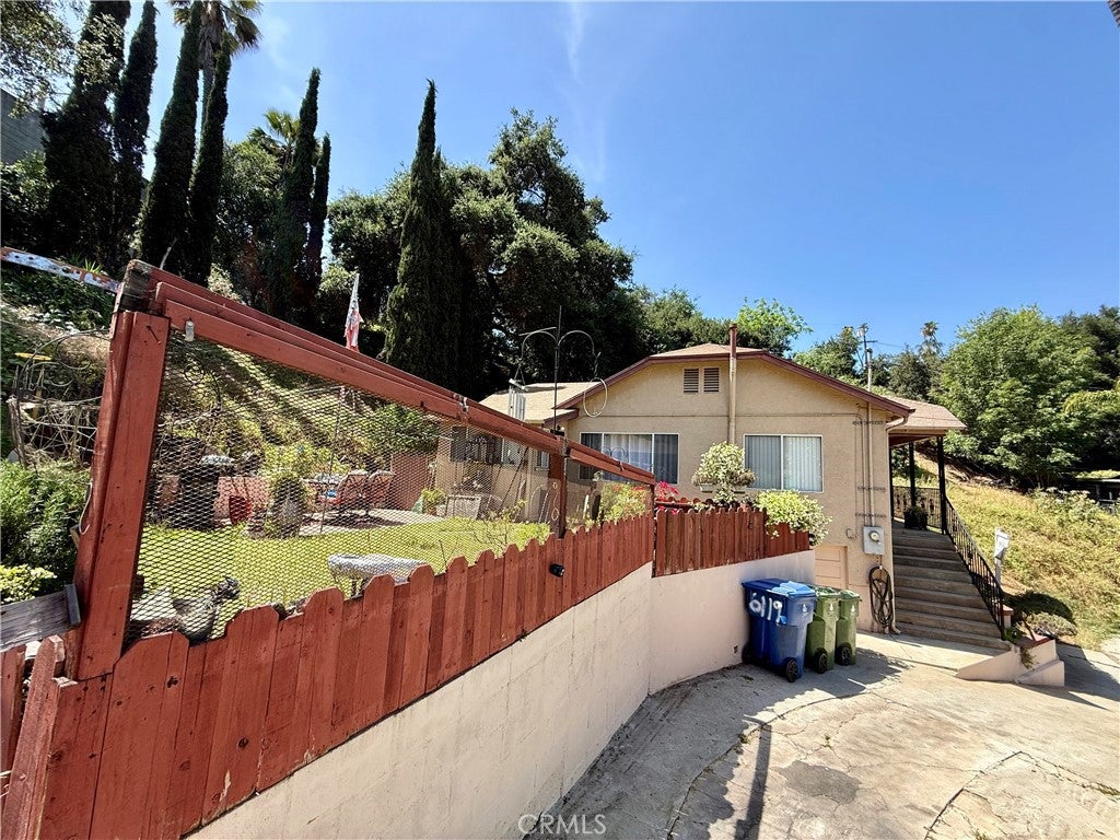 6119 Echo Street