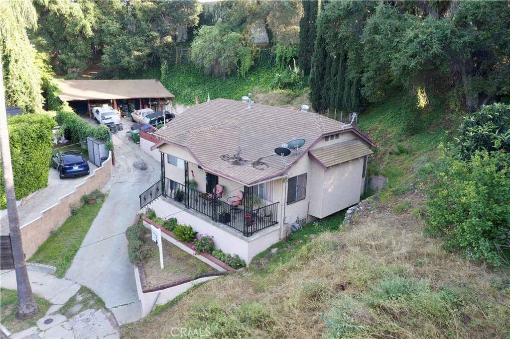 6119 Echo Street