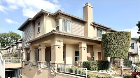 Photo of 690 S Marengo Avenue #6, Pasadena, CA 91106 (MLS # AR26143602)