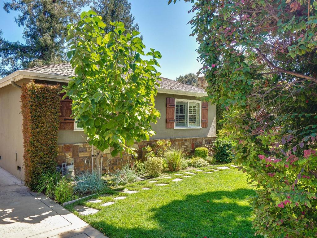 2286 Lansford Avenue