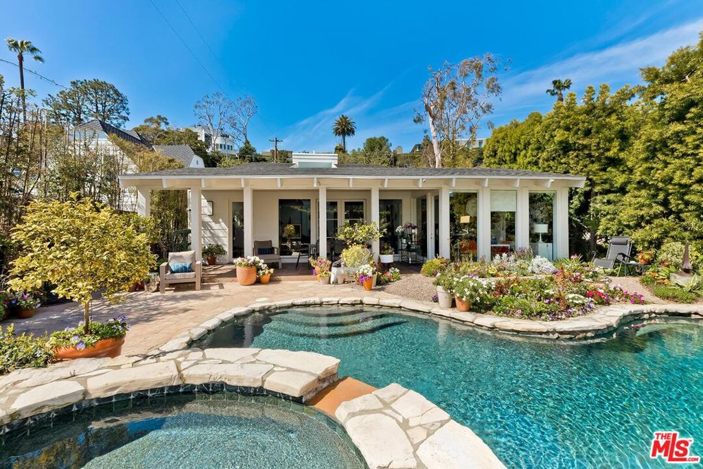 Photo of Santa Monica, CA 90402 (MLS # 26835157)