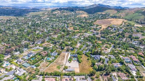 Photo of 1631 Hauser Cir Cir, Thousand Oaks, CA 91362 (MLS # SR26068932)