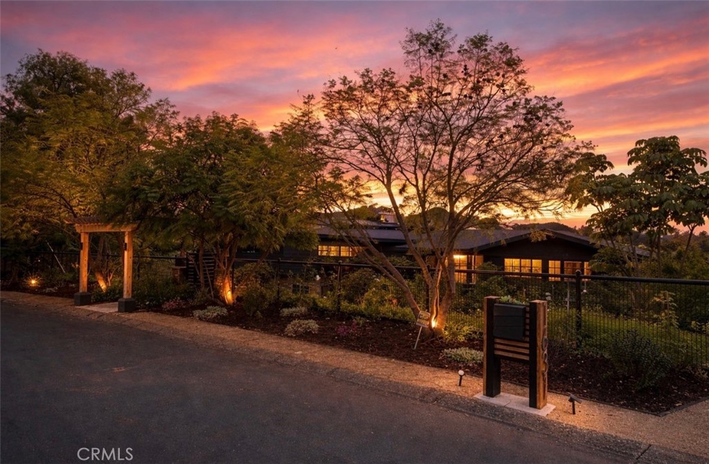 1631 Hauser Cir