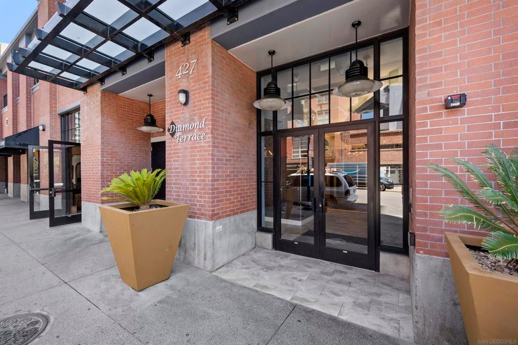 427 9th Ave 504