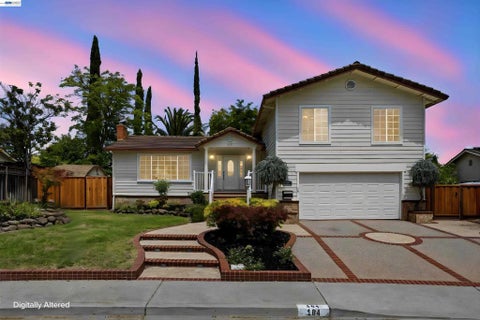 Photo of 104 Scarboro Pl PL, San Ramon, CA 94583 (MLS # 41148584)