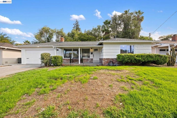 Photo 1 of 32 — 2136 Holbrook Drive, Concord, CA 94519