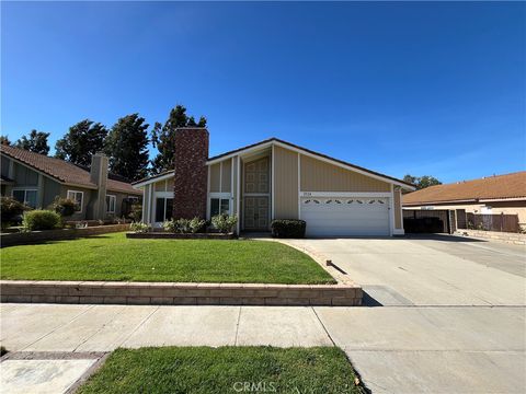 Photo of 2534 Roxy ST, Simi Valley, CA 93065 (MLS # SR26109762)
