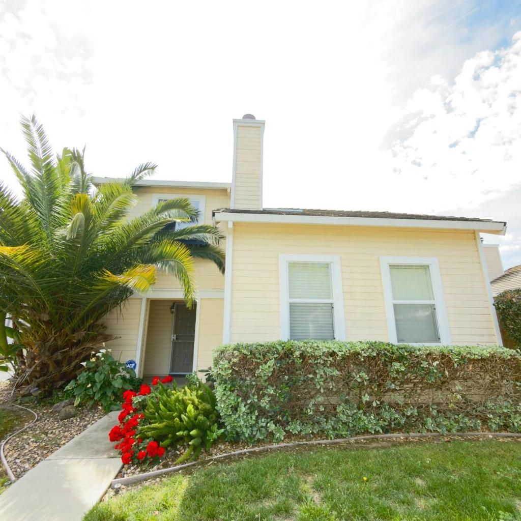 Photo of 9233 Laguna Pointe Way, Elk Grove, CA 95758 (MLS # ML82043094)