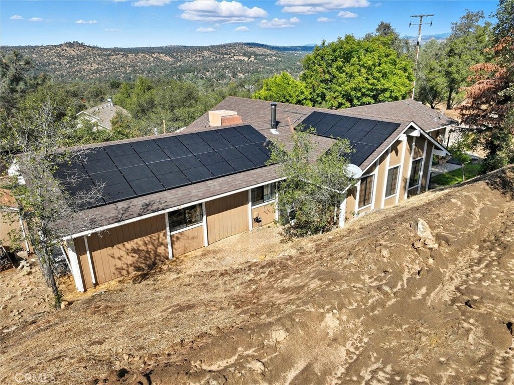 Photo of 31185 Brave Eagle Court, Coarsegold, CA 93614 (MLS # FR25244142)