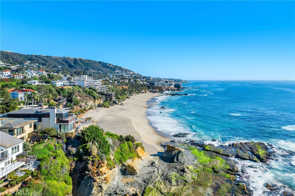 15 Camel Point Drive