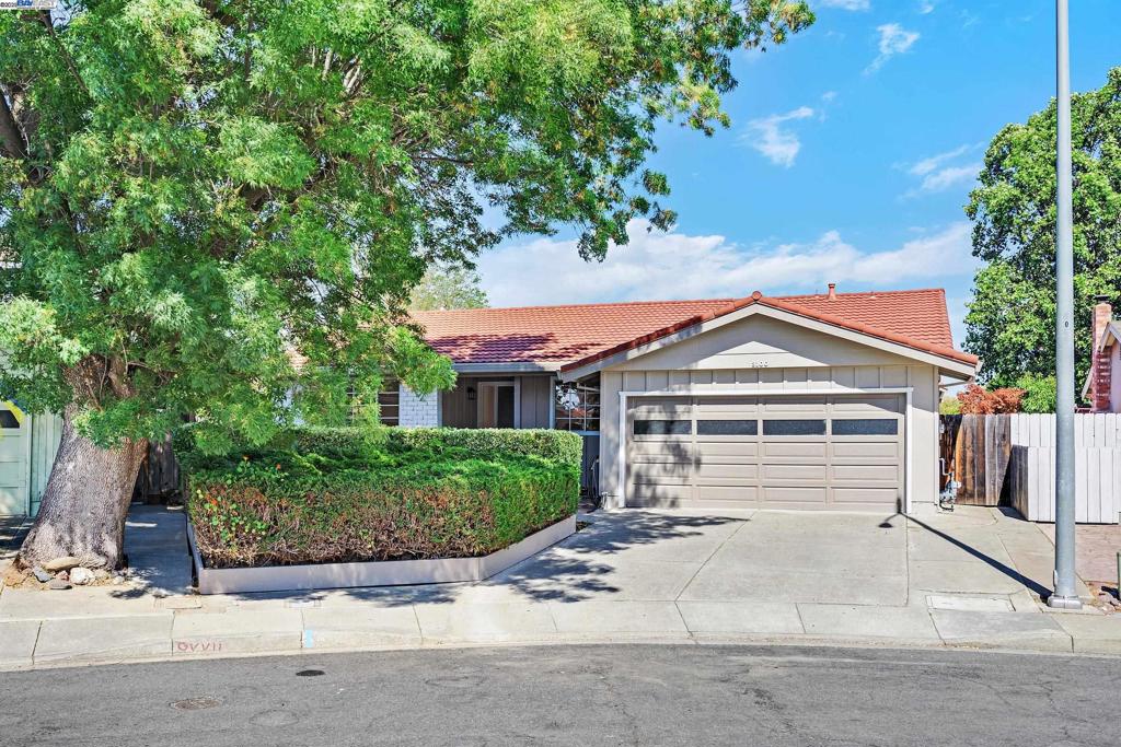 Open SAT/SUN 1-4, Located in the Highly Sought After Brookvale Neighborhood in North Fremont. Nestled in a Calm Court with Drought Resistant Landscaping, this light-filled single-family home welcomes you. Relax in a spacious primary suite with direct access to the patio in the backyard. This desirable layout has a large living area with expansive windows, fireplace and spectacular views of the Fremont hills from kitchen and dining area. Hardwood floors in bedrooms and hallway. Newly painted inside and out. Orange Tree in the backyard, New Gas Stovetop and Hood, As/Is Storage Shed, Inside Laundry, Recessed lighting In Primary Bathroom Sink area. *Termite Section One Clearance, Roof Clearance, Property Inspection. Award Winning Fremont Schools: Brookvale Elementary is just one block away and an easy walk to American High School. Los Cerritos Park is a 3-minute walk. Ten-minute walk to Alameda Creek and Quarry Lakes Park. ***OFFER DEADLINE Weds. Sept 24th at 1:00 pm