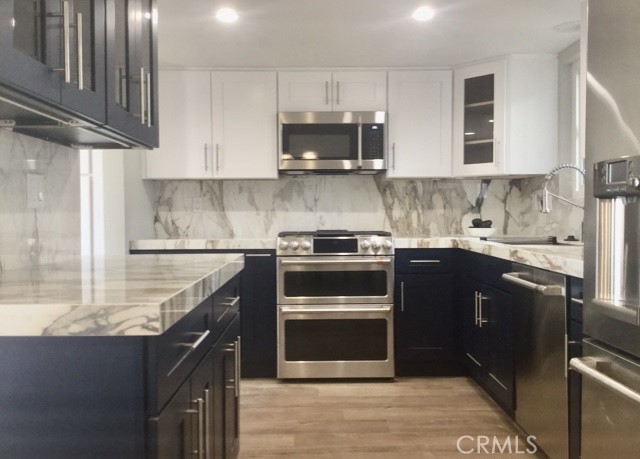 BLUFFS - Residential Lease