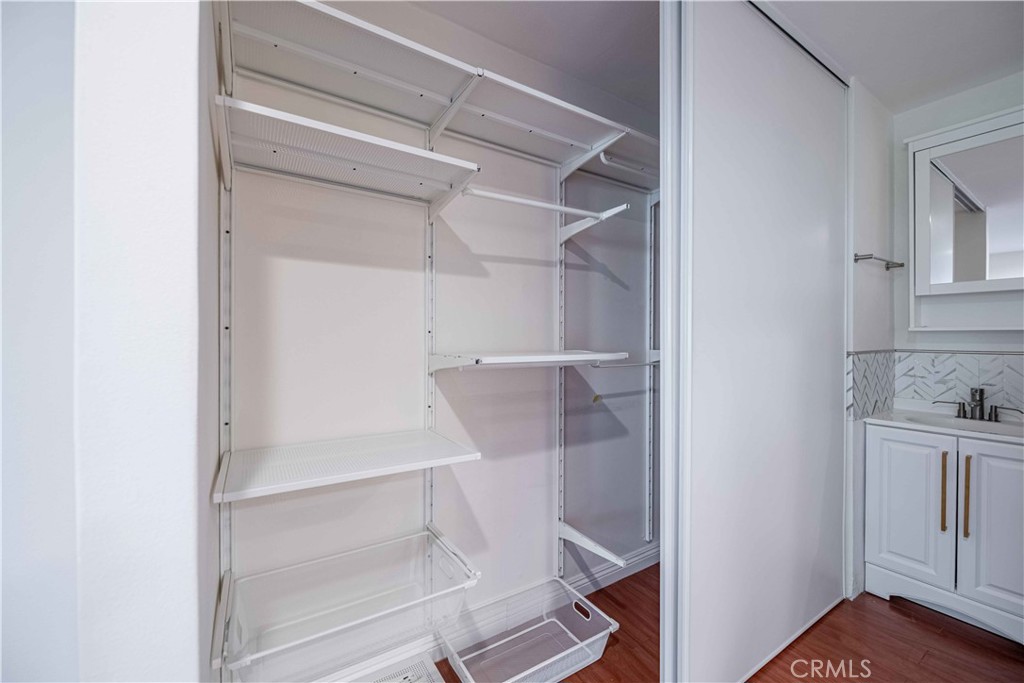 Town & Country Condos (811) - Residential