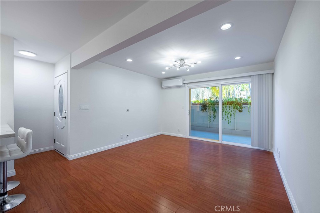 Town & Country Condos (811) - Residential