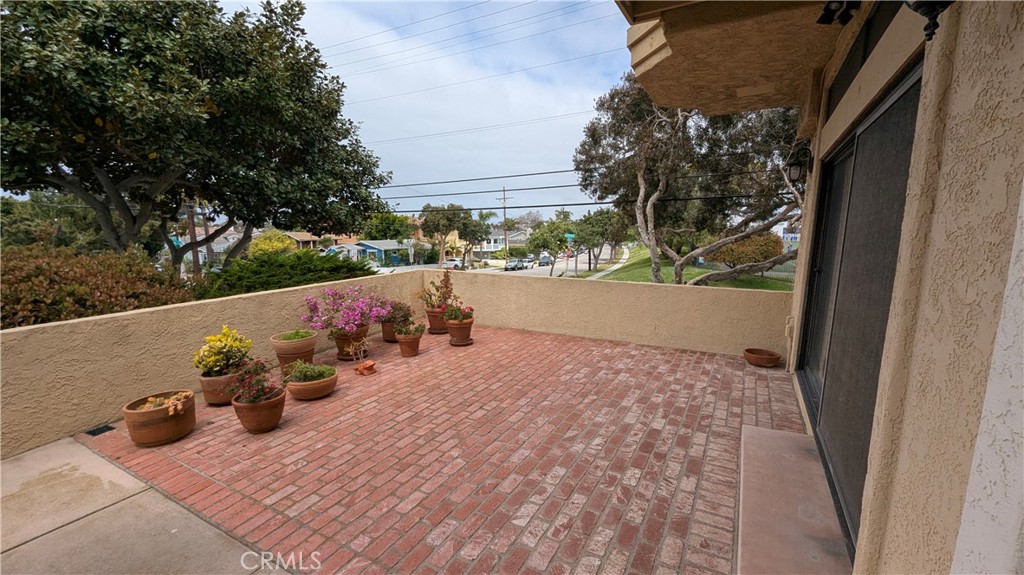 100 S Lucia Avenue 1