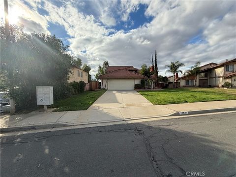 Photo of 12571 Heartleaf St, Moreno Valley, CA 92553 (MLS # IV25266295)
