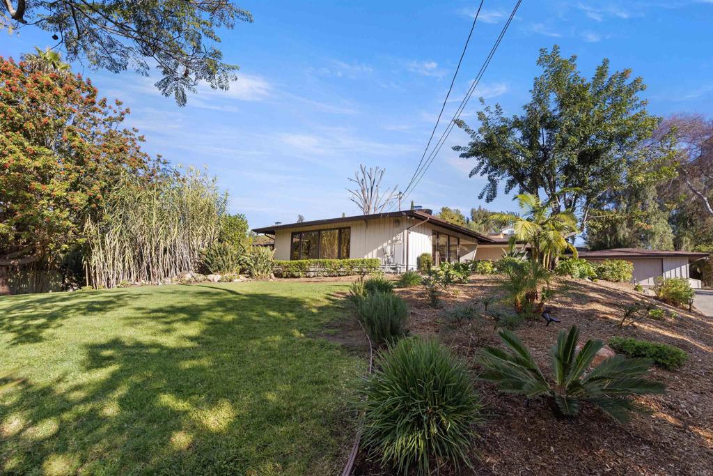 1520 VIA RANCHO PKWY