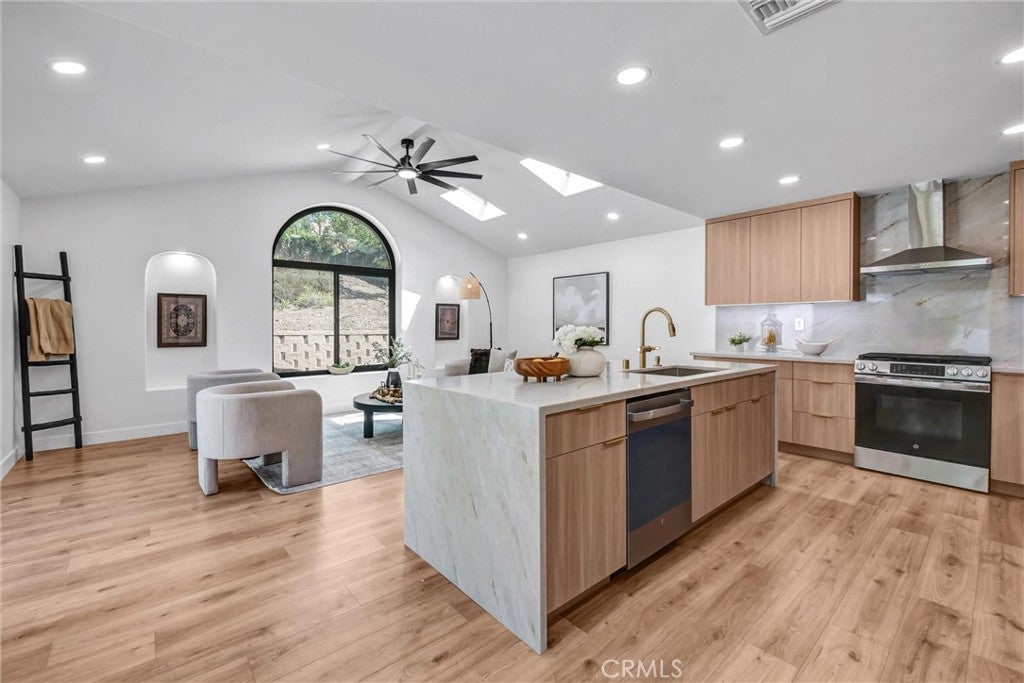403 W 5th