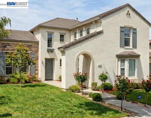 Photo of 29207 Marshbrook Dr Dr, Hayward, CA 94545 (MLS # 41147308)