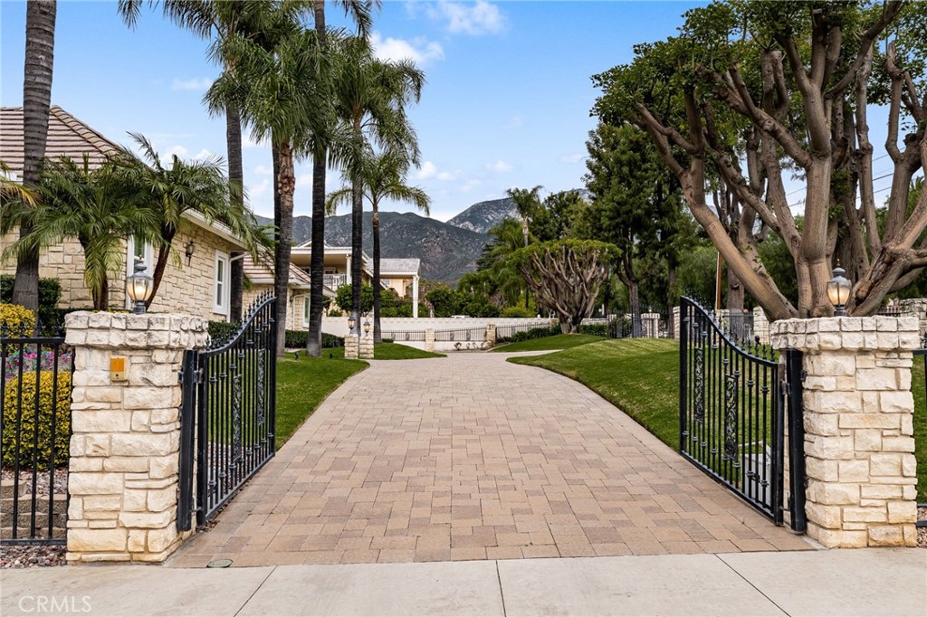 2205 N Euclid Avenue