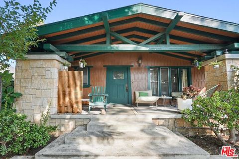 Photo of 6083 Selma Avenue, Los Angeles, CA 90028 (MLS # 25620417)