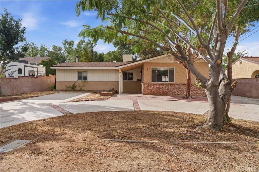 Photo of 5226 W Avenue L10, Lancaster, CA 93536 (MLS # SR26230134)