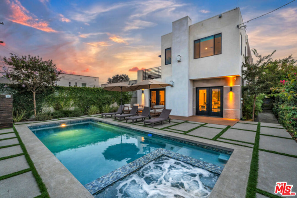 1622 S Mansfield Avenue