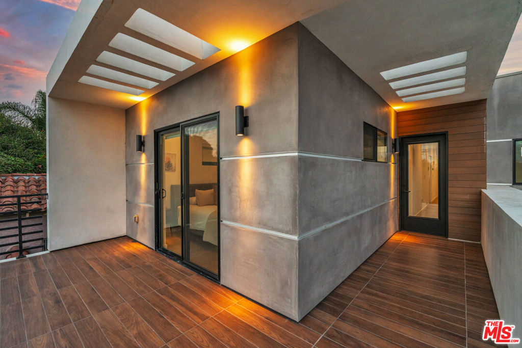 1622 S Mansfield Avenue