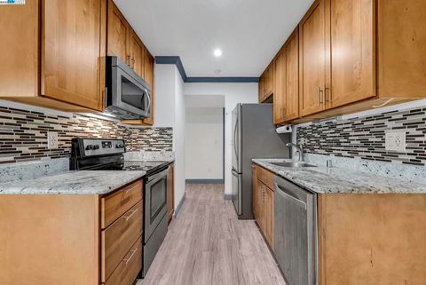 Photo of 6266 Joaquin Murieta Ave Ave #H, Newark, CA 94560 (MLS # 41113810)