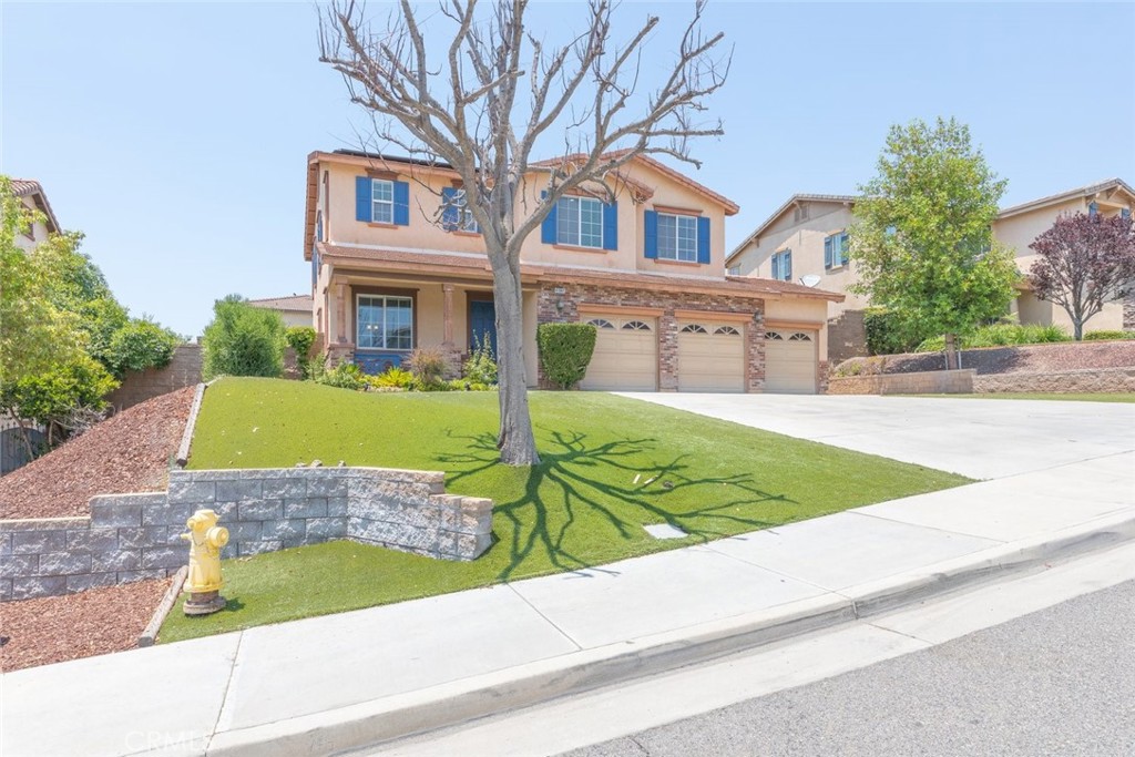 41041 Crimson Pillar Lane