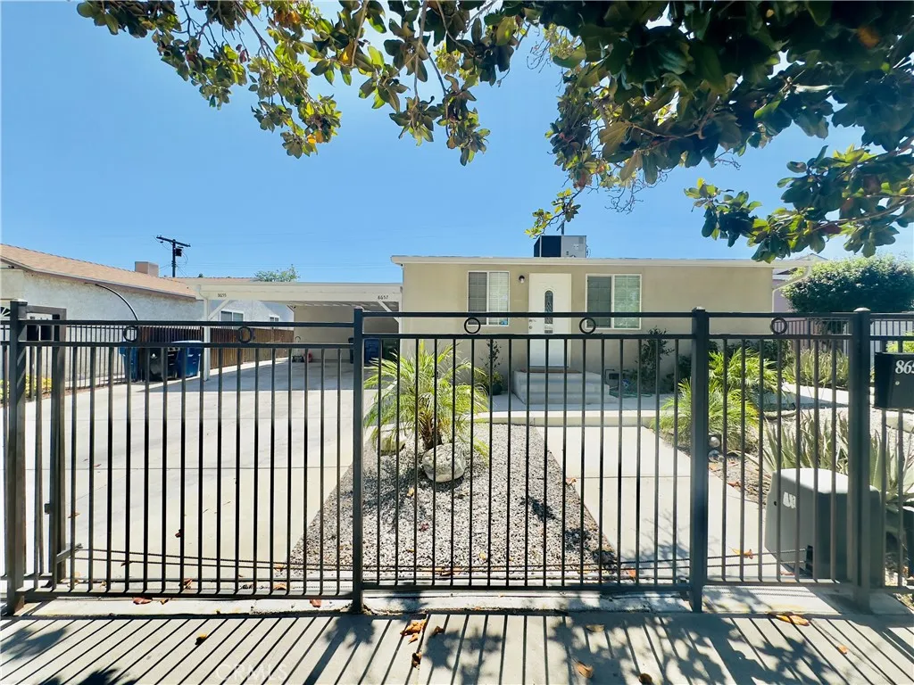 Panorama City, California 91402, United States, 2 Bedrooms Bedrooms, ,1 BathroomBathrooms,Residential,Active,162621