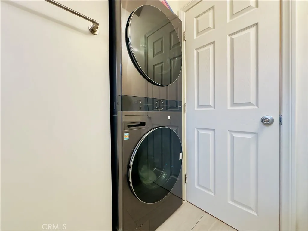 Panorama City, California 91402, United States, 2 Bedrooms Bedrooms, ,1 BathroomBathrooms,Residential,Active,162621