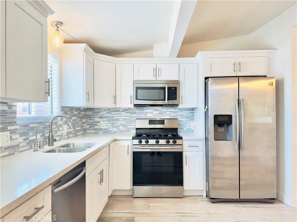 Panorama City, California 91402, United States, 2 Bedrooms Bedrooms, ,1 BathroomBathrooms,Residential,Active,162621