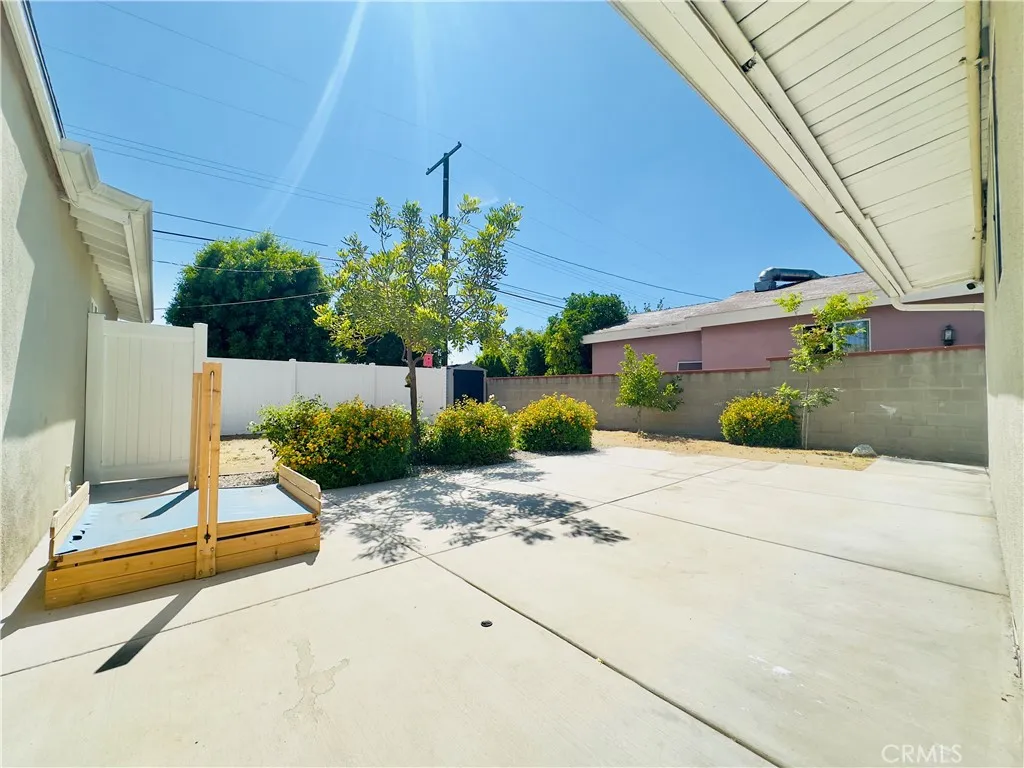 Panorama City, California 91402, United States, 2 Bedrooms Bedrooms, ,1 BathroomBathrooms,Residential,Active,162621