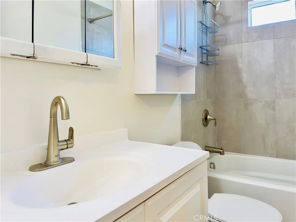 Panorama City, California 91402, United States, 2 Bedrooms Bedrooms, ,1 BathroomBathrooms,Residential,Active,162621