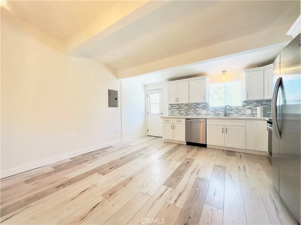 Panorama City, California 91402, United States, 2 Bedrooms Bedrooms, ,1 BathroomBathrooms,Residential,Active,162621