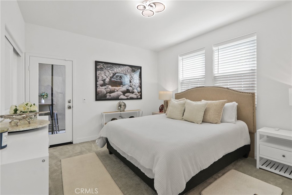 1096 N Anaheim Blvd.