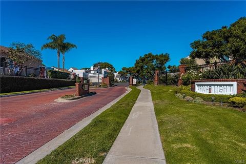 Photo of 33586 Circula Corona, Dana Point, CA 92629 (MLS # OC26019557)