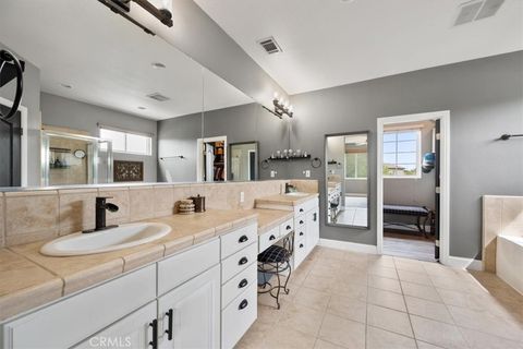 Tiny photo for 749 Jersey Court, Paso Robles, CA 93446 (MLS # NS26067229)