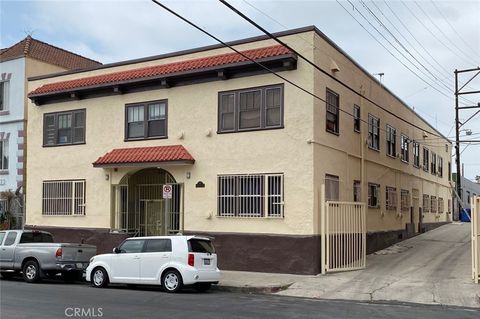 Photo of 717 Columbia Avenue, Los Angeles, CA 90017 (MLS # TR26082104)