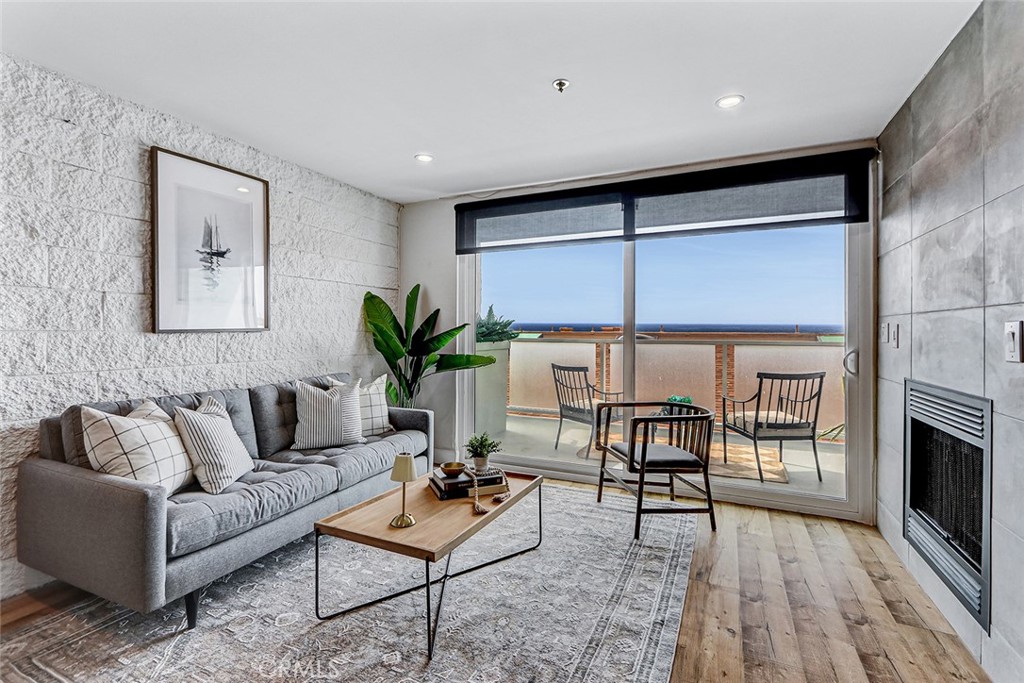 615 Esplanade 508
