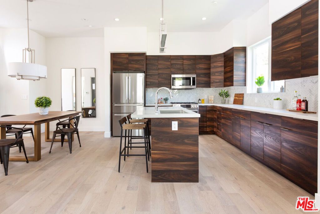 Photo of 4236 Sawtelle Boulevard, Los Angeles, CA 90066 (MLS # 26658381)