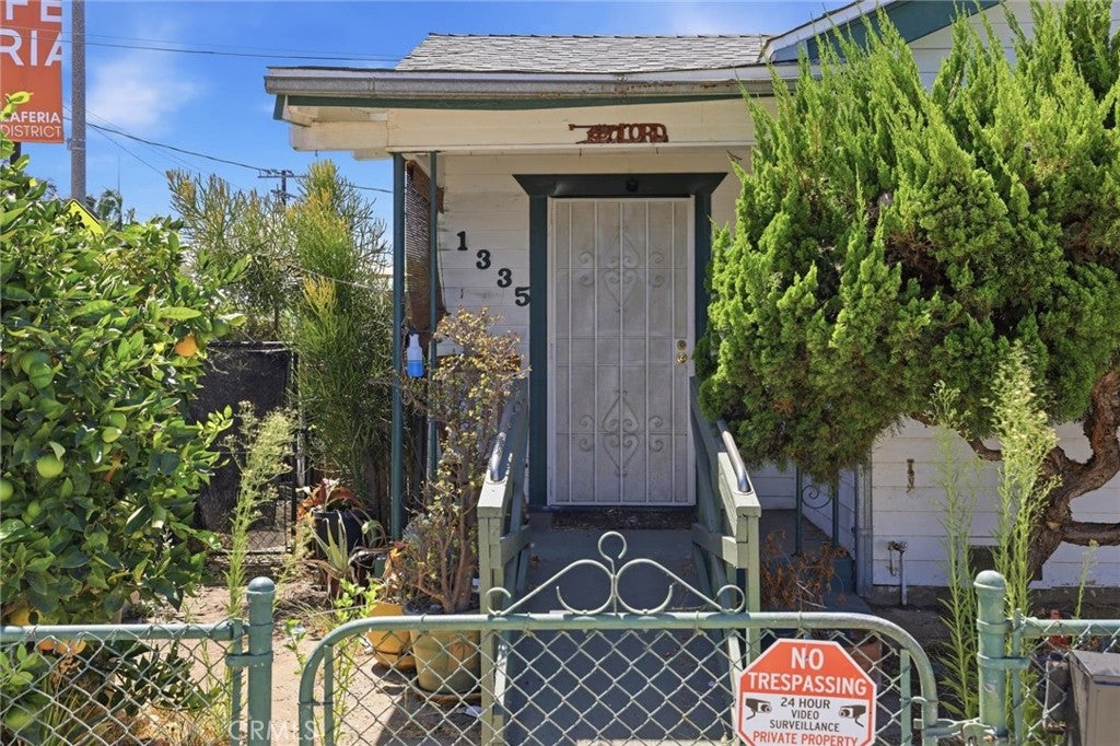 1335 Termino Avenue