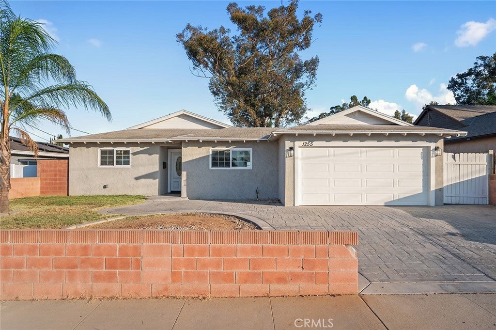1255 Jadestone