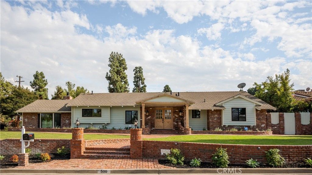 Photo of 500 Lakeside Dr, Fullerton, CA 92835 (MLS # CV25239370)