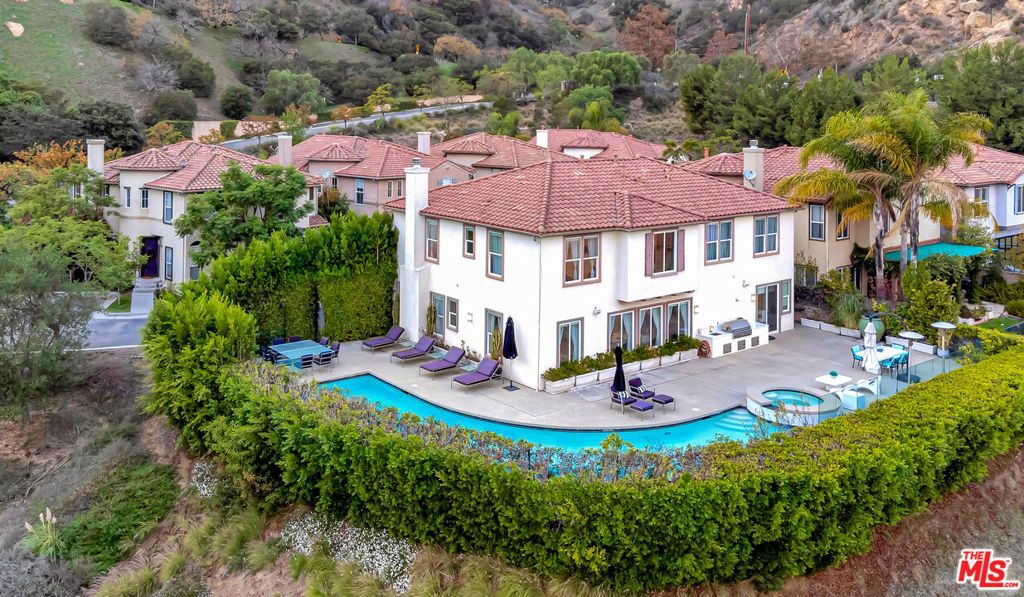 Photo of 2752 Stone View Court, Los Angeles, CA 90068 (MLS # 25603879)