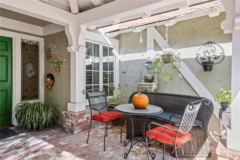 24945 Valley Rim Terrace