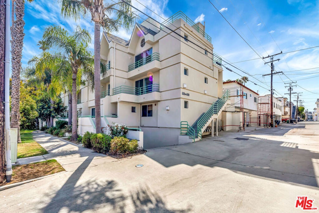 511 Washington Avenue, Santa Monica CA 90403