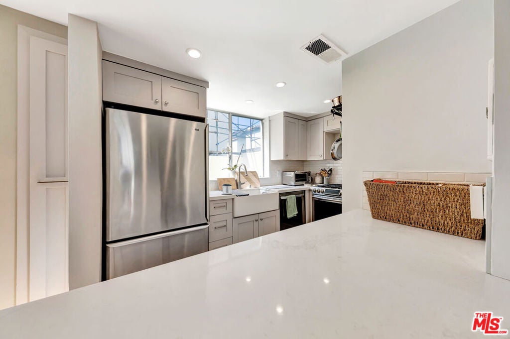 511 Washington Avenue, Santa Monica CA 90403