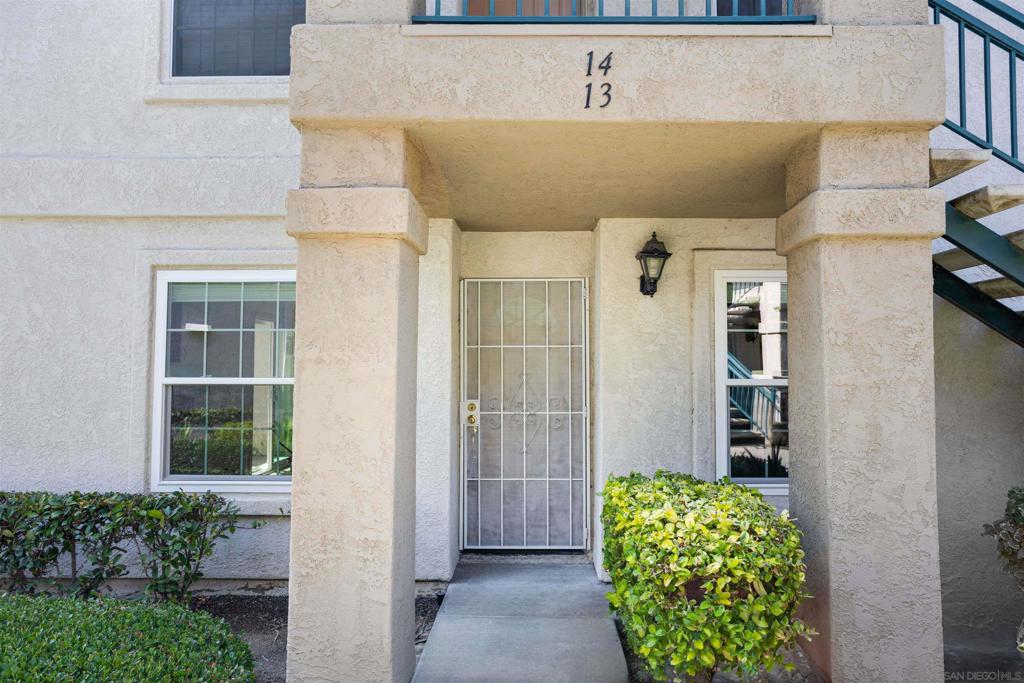This stunning ground-level condo, corner unit, is located in the desirable Summit Ridge community and has been updated to provide modern comfort and style. New kitchen appliances have been installed, including oven, stove, refrigerator, microwave and dishwasher. Recent renovations also include new LG washer and dryer, fresh paint, vinyl flooring, dual-pane windows and updated bathrooms. Summit Ridge amenities include an assigned parking space, exercise room, pool and hot tub. Easy access to major freeways, schools, public transportation, beautiful beaches, and the scenic Miramar Reservoir. Don’t miss the opportunity to make this exceptional condo your new home!